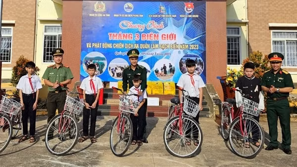 “Tháng 3 biên giới, biển đảo” và “Ngày chủ nhật xanh”