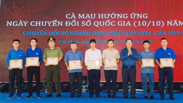 Thí sinh Công an đoạt giải cao nhất cuộc thi tìm hiểu chuyển đối số tỉnh Cà Mau