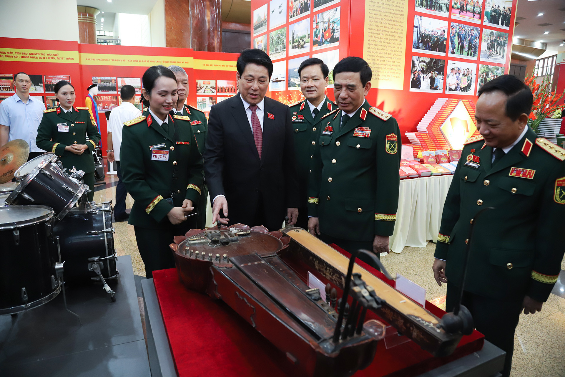 Tổng Bí thư và Chủ tịch nước dự Phiên bế mạc Đại hội Đảng bộ Quân đội lần thứ XII -0