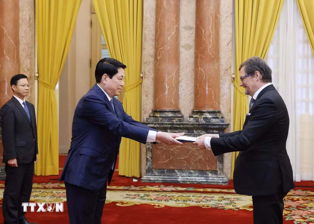 Chủ tịch nước: Việt Nam luôn mong muốn phát triển quan hệ hữu nghị với các nước -0