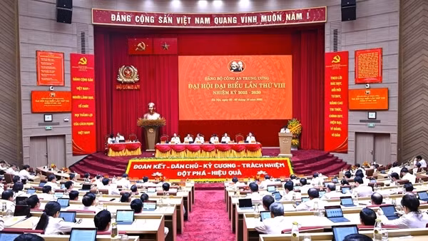 Đại hội đại biểu Đảng bộ Công an Trung ương lần thứ VIII thảo luận tại hội trường