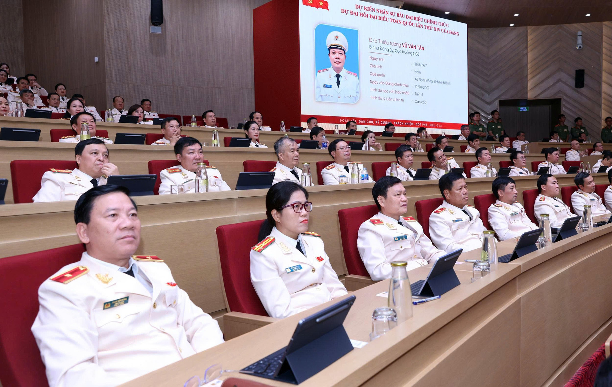 Bế mạc Đại hội đại biểu Đảng bộ Công an Trung ương lần thứ VIII -5