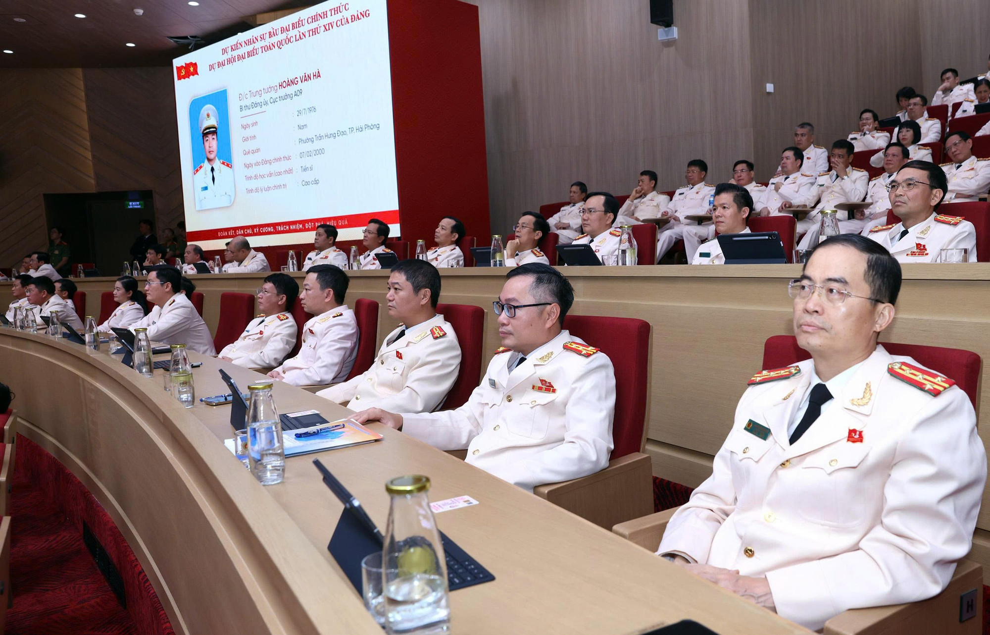 Bế mạc Đại hội đại biểu Đảng bộ Công an Trung ương lần thứ VIII -4