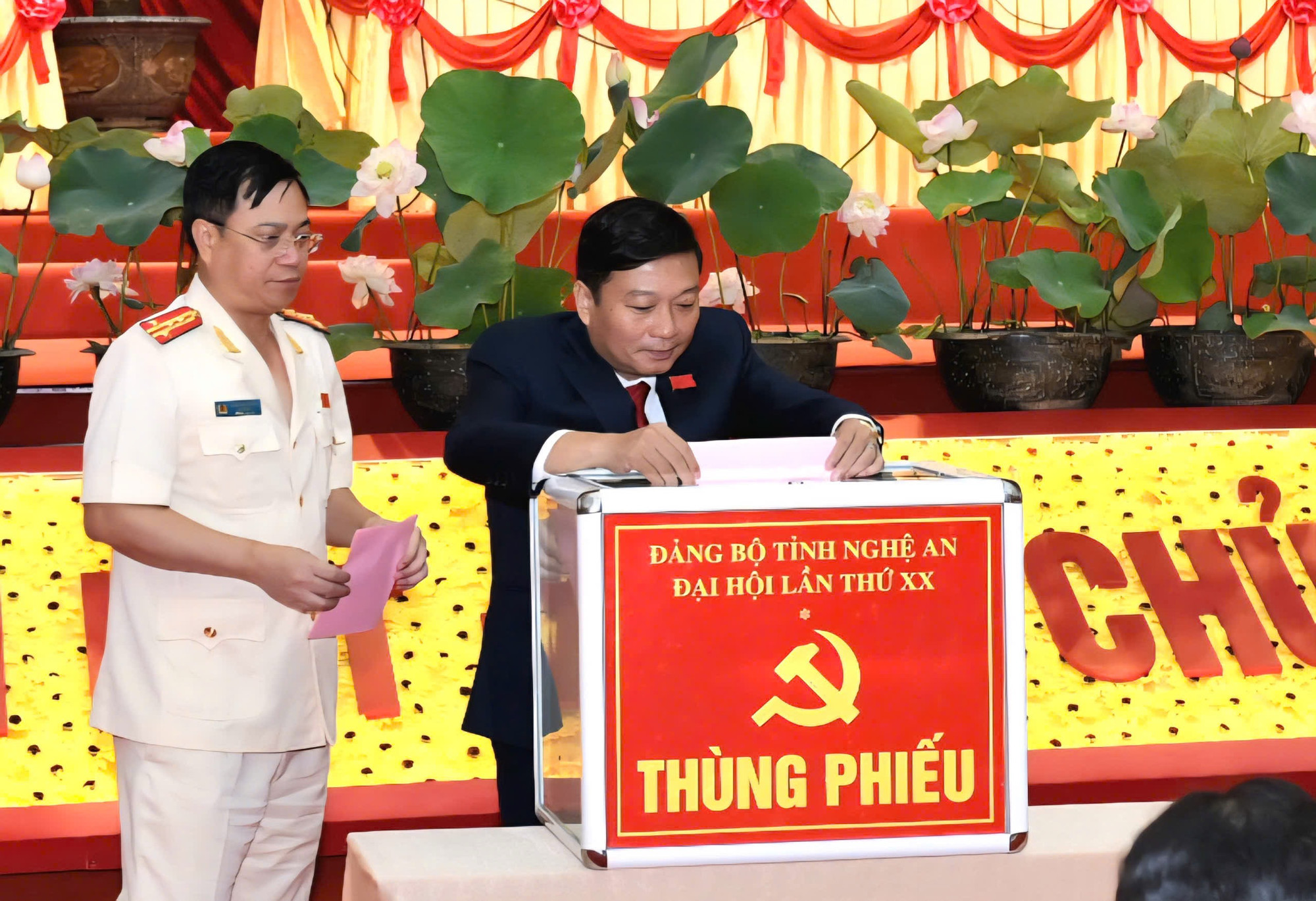 Khơi dậy mạnh mẽ khát vọng phát triển, đổi mới tư duy và quyết liệt hành động, tạo sức bật mới cho Nghệ An -0