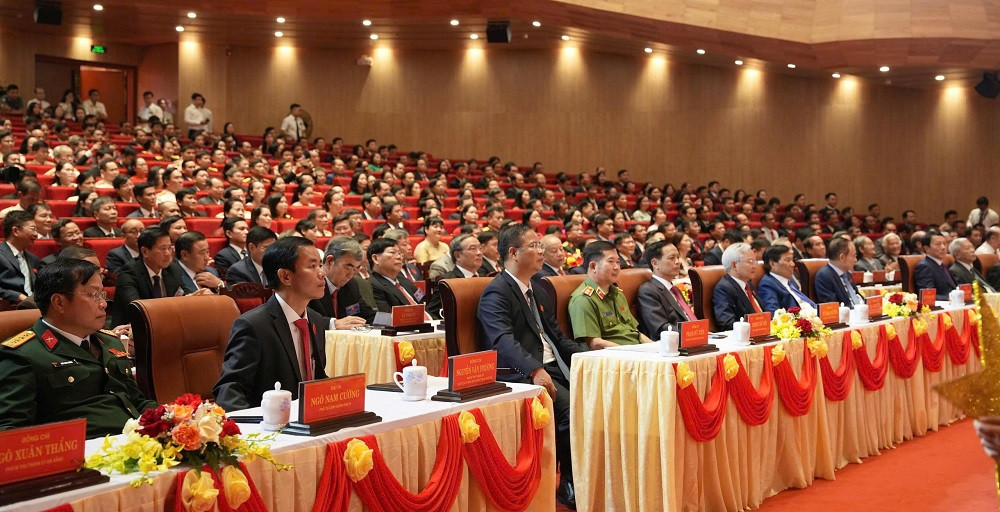 Bộ trưởng Lương Tam Quang dự, chỉ đạo Đại hội đại biểu Đảng bộ TP Huế lần thứ XVII -0