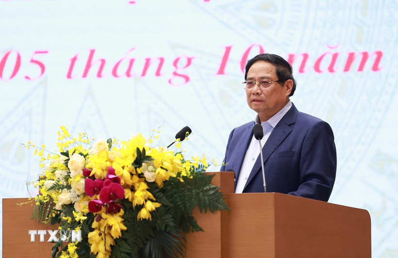 Thủ tướng phát động thi đua chào mừng Đại hội XIV của Đảng và bầu cử Quốc hội -0