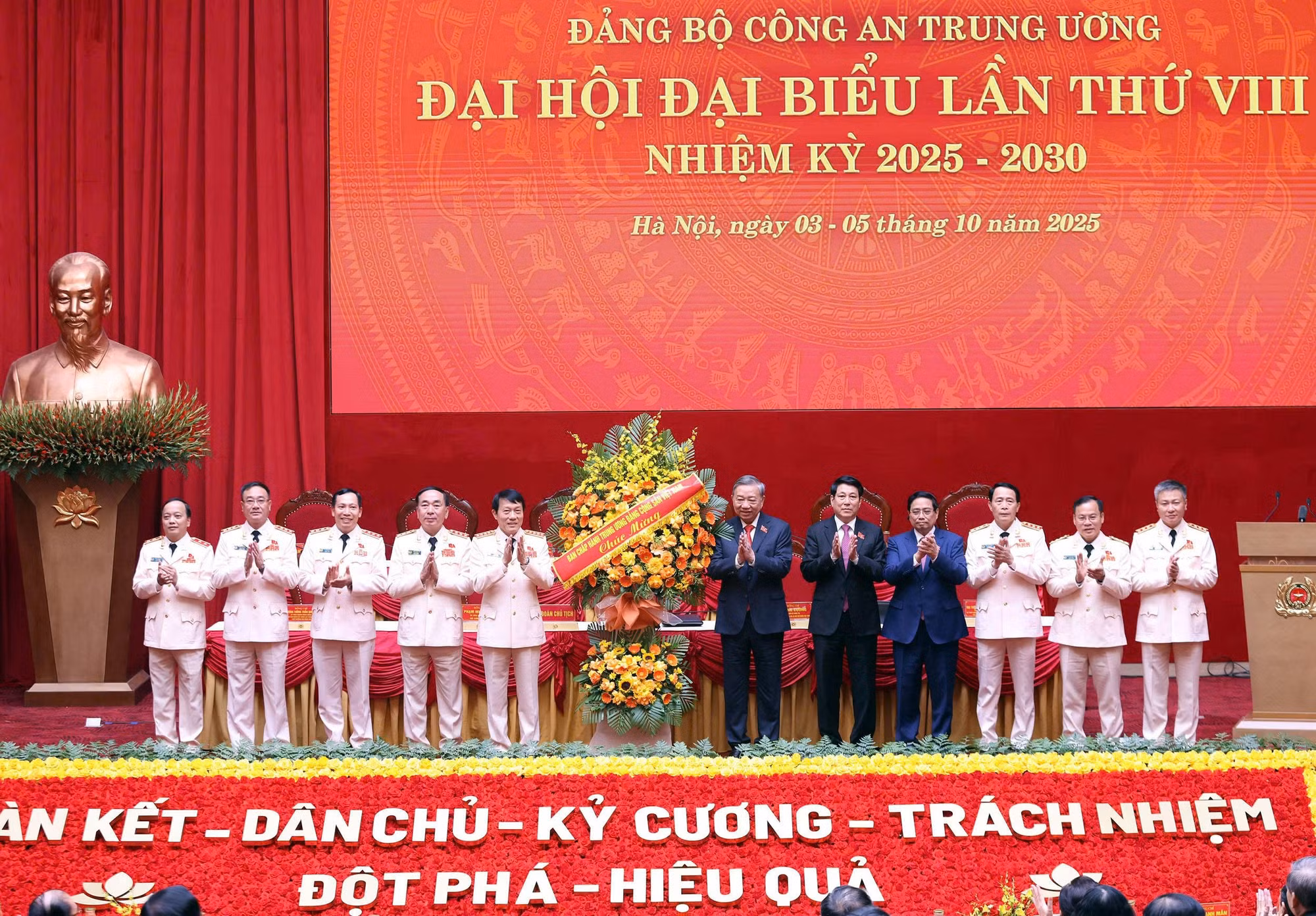 Toàn cảnh Đại hội đại biểu Đảng bộ Công an Trung ương lần thứ VIII -1