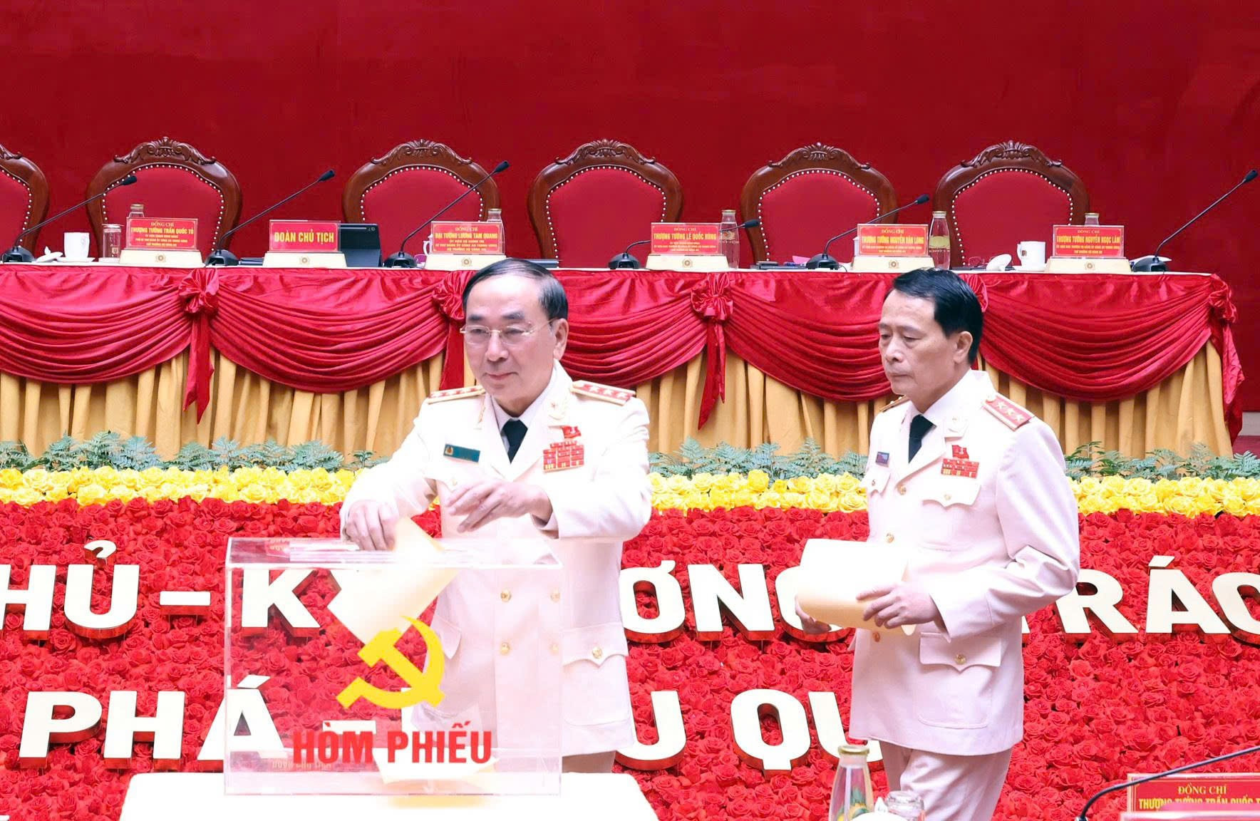 Bế mạc Đại hội đại biểu Đảng bộ Công an Trung ương lần thứ VIII -1