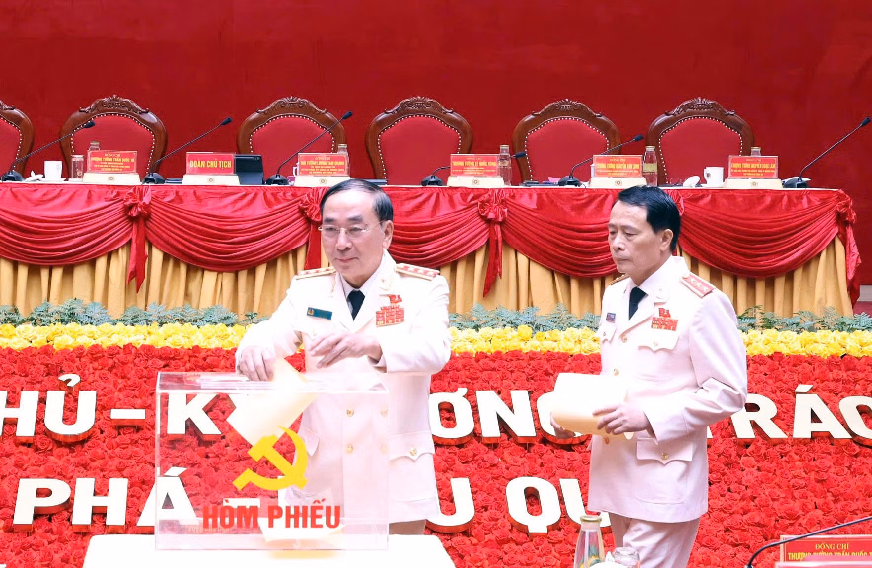 Bế mạc Đại hội đại biểu Đảng bộ Công an Trung ương lần thứ VIII -1