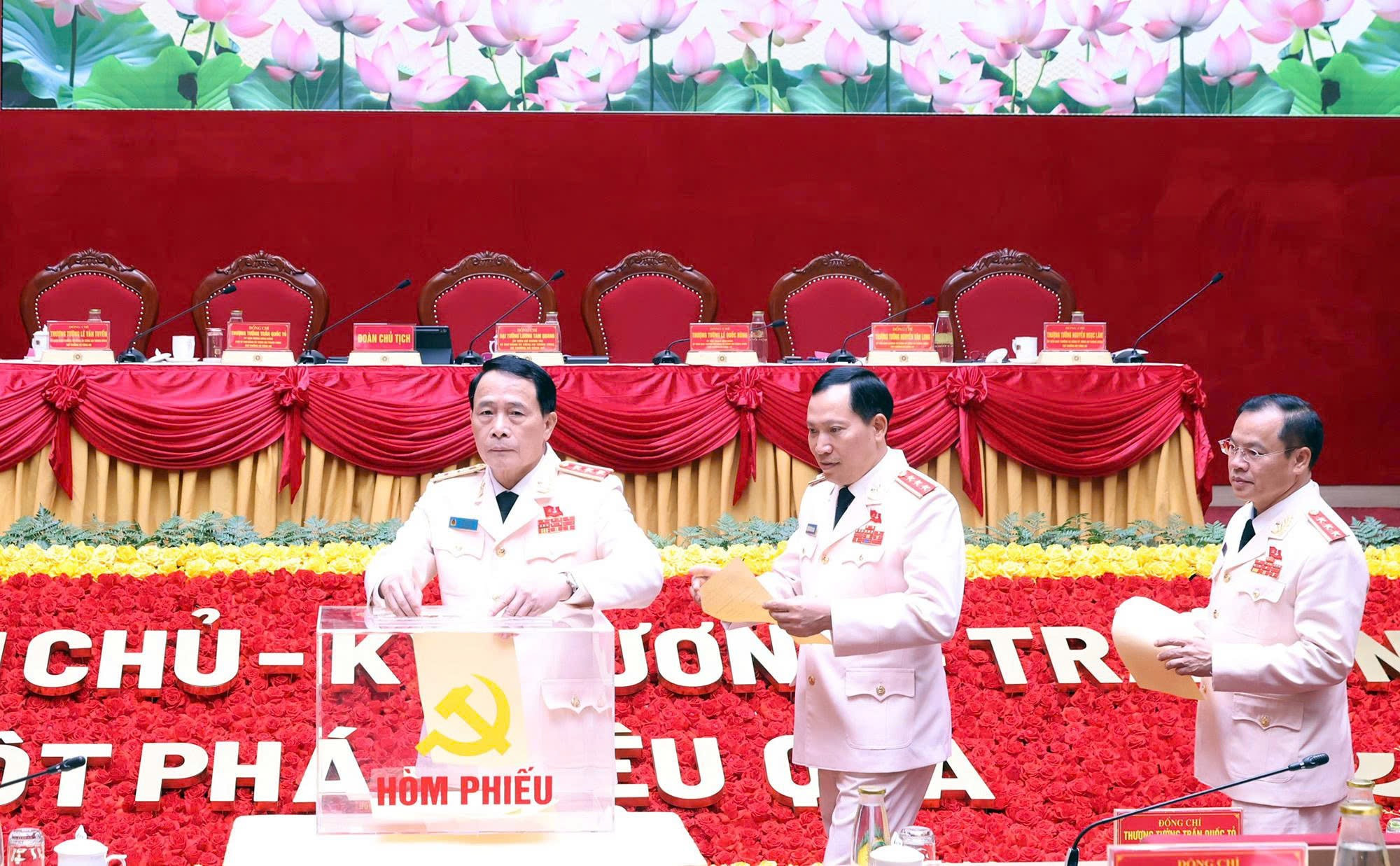 Bế mạc Đại hội đại biểu Đảng bộ Công an Trung ương lần thứ VIII -2