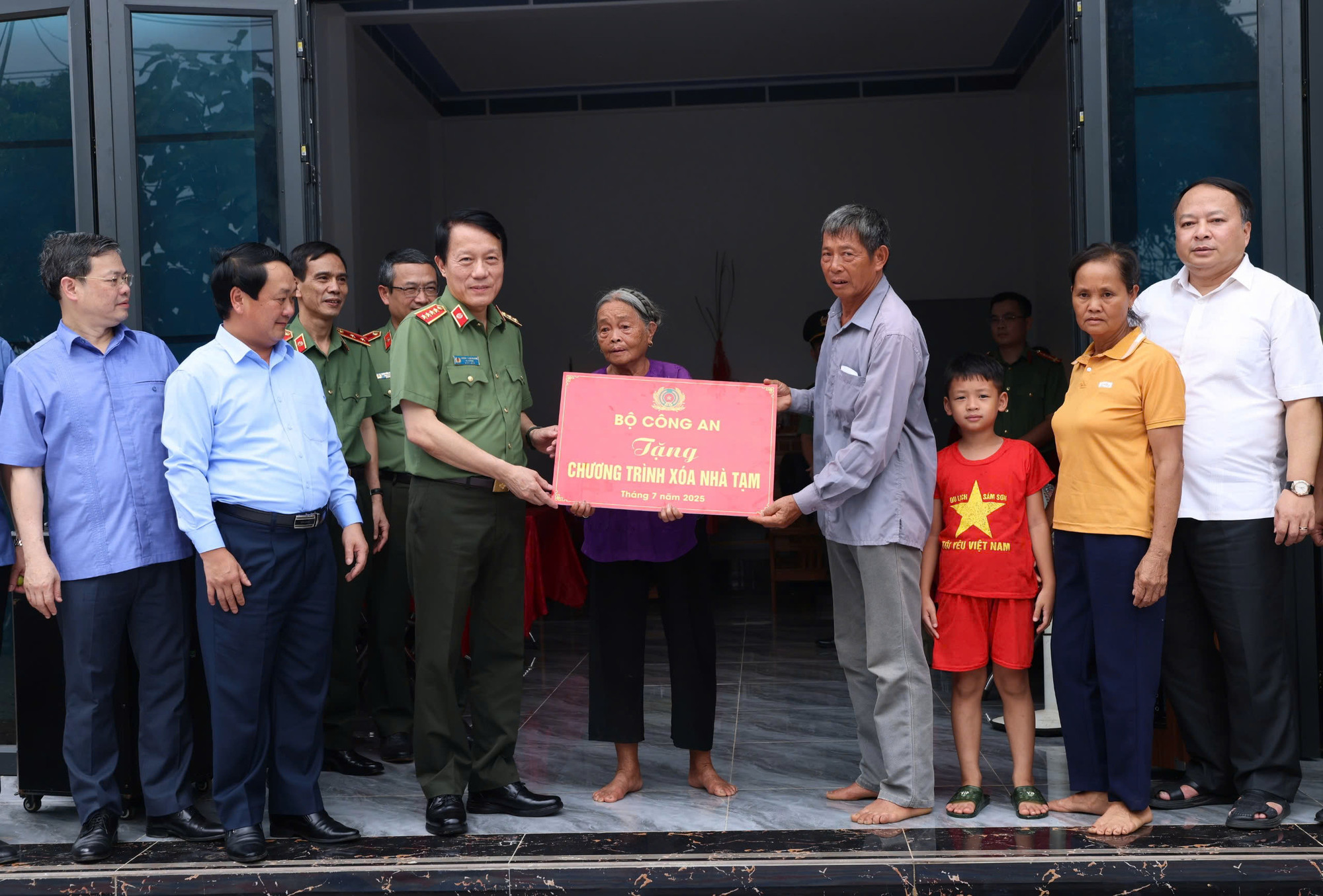 Hàng vạn mái ấm ghi dấu ấn nhân văn của lực lượng CAND -0