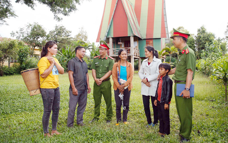 nhiem ky di dau, lam guong-2.jpg -0