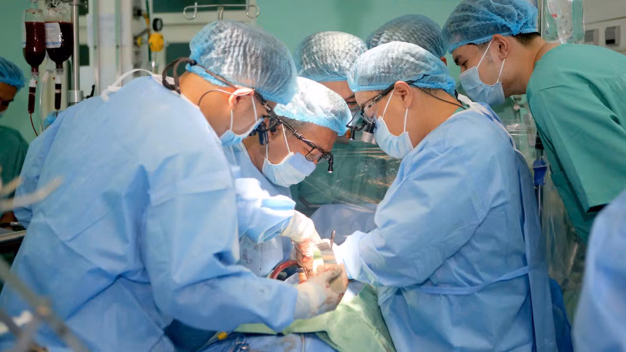 Người đàn ông bị tai nạn giao thông hiến tạng hồi sinh nhiều cuộc đời -0