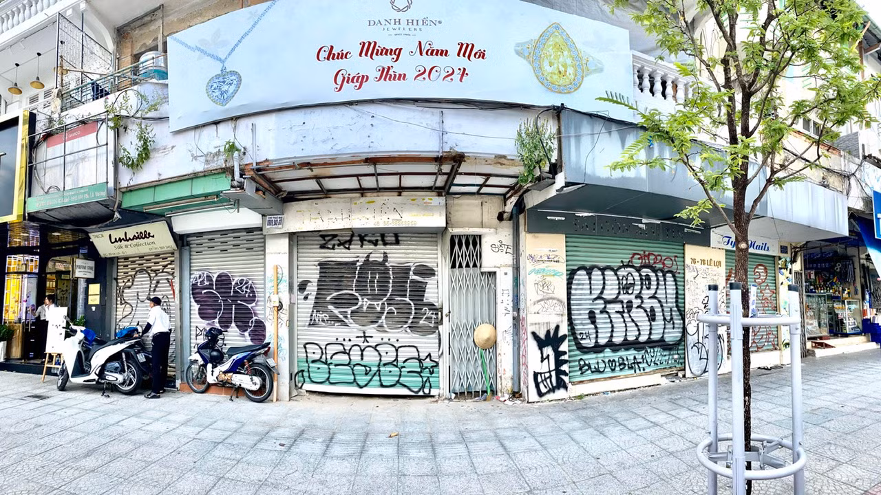 Vẽ bậy trên đường phố: Căn bệnh trầm kha chưa có thuốc đặc trị -1