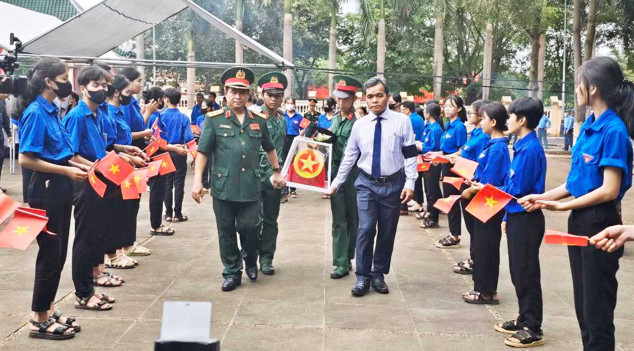 Truy điệu, an táng 21 hài cốt liệt sĩ quân tình nguyện, chuyên gia -1