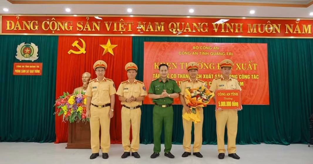 Nhiều tập thể được khen thưởng vì thành tích bắt giữ ma túy -1