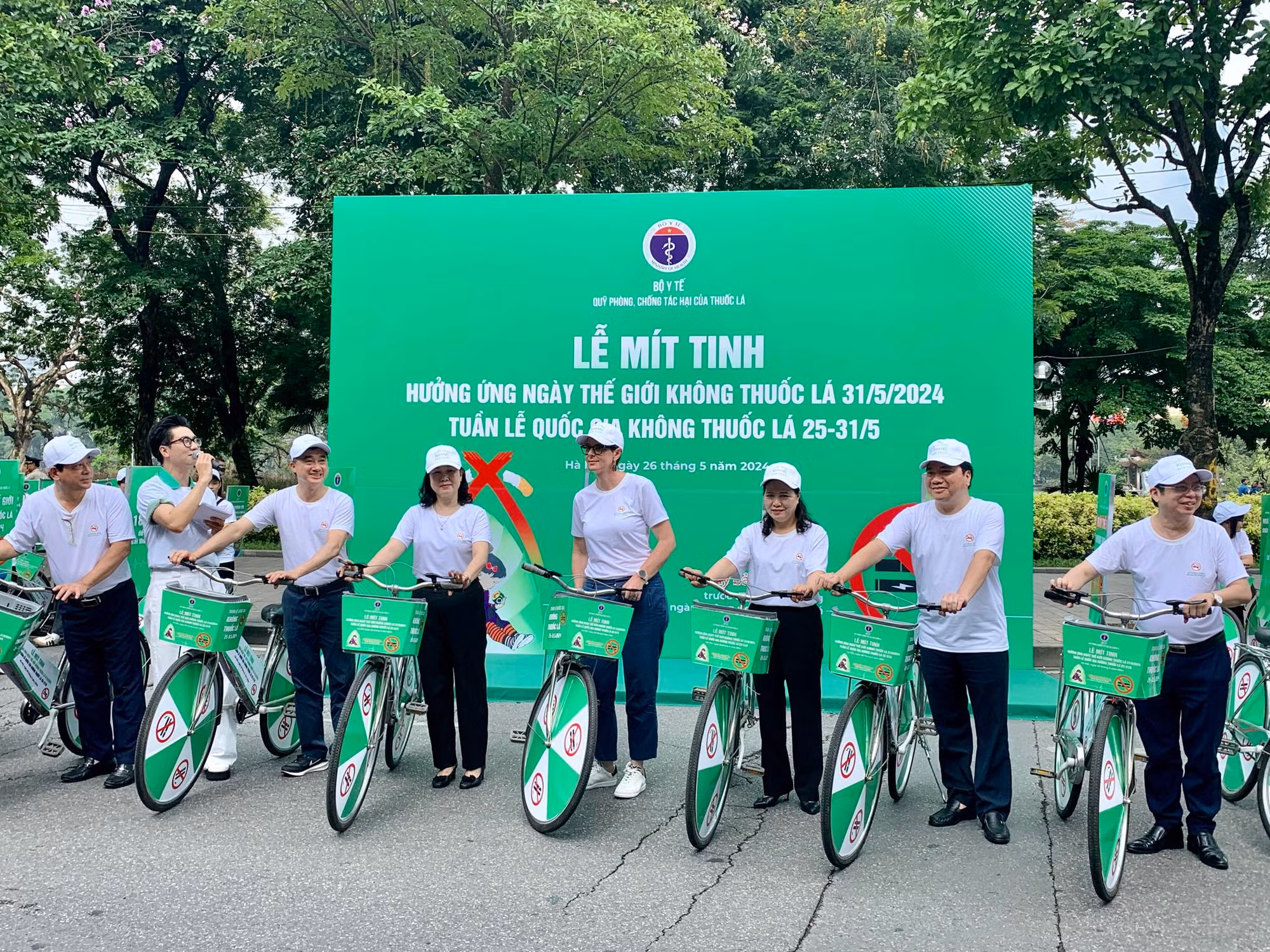 Bảo vệ trẻ em chống lại tác hại của thuốc lá -0