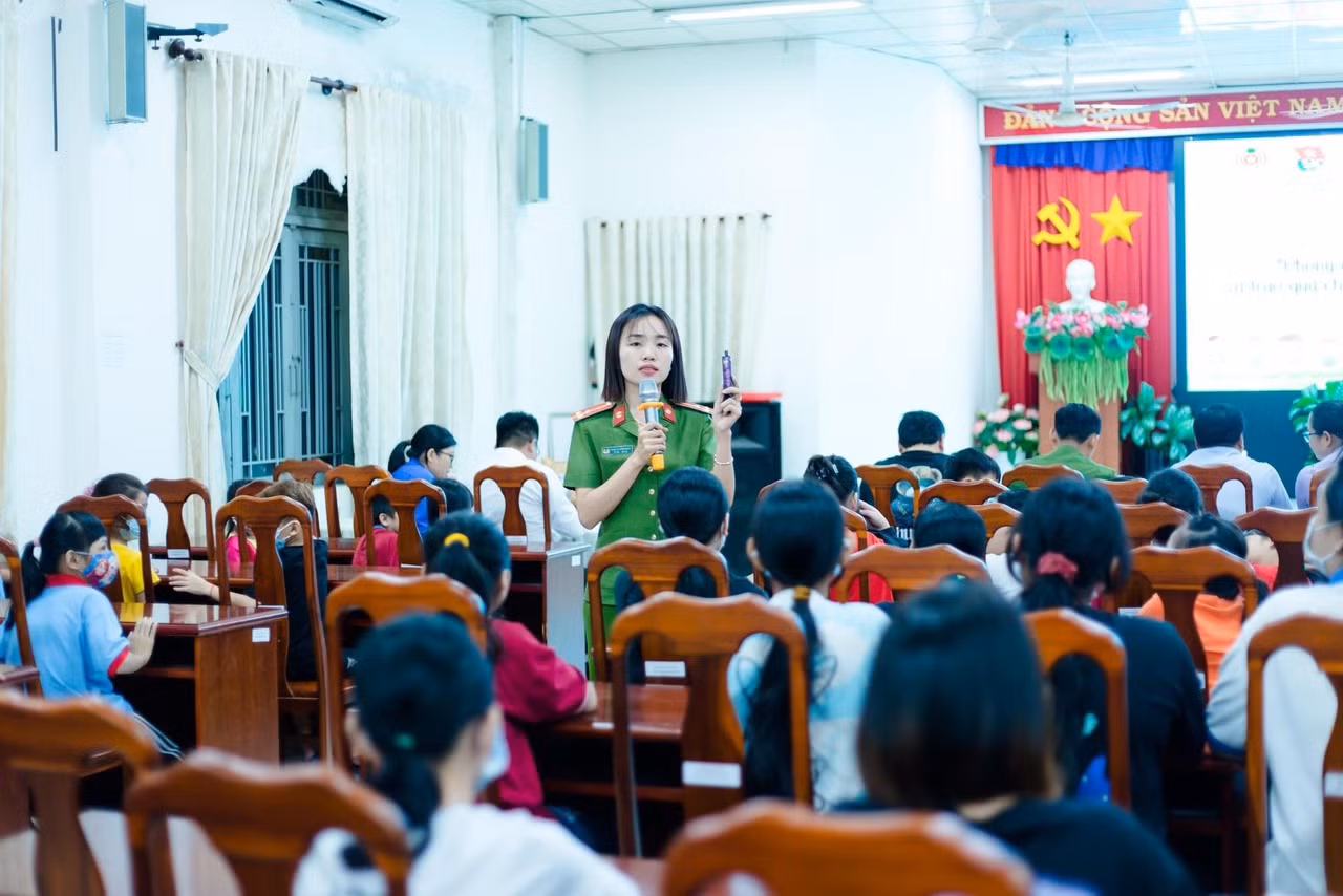 Nữ Đại úy là công dân trẻ tiêu biểu của tỉnh Bình Dương -0