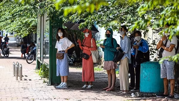 Nắng nóng "đỏ rực" Bắc và Trung Bộ