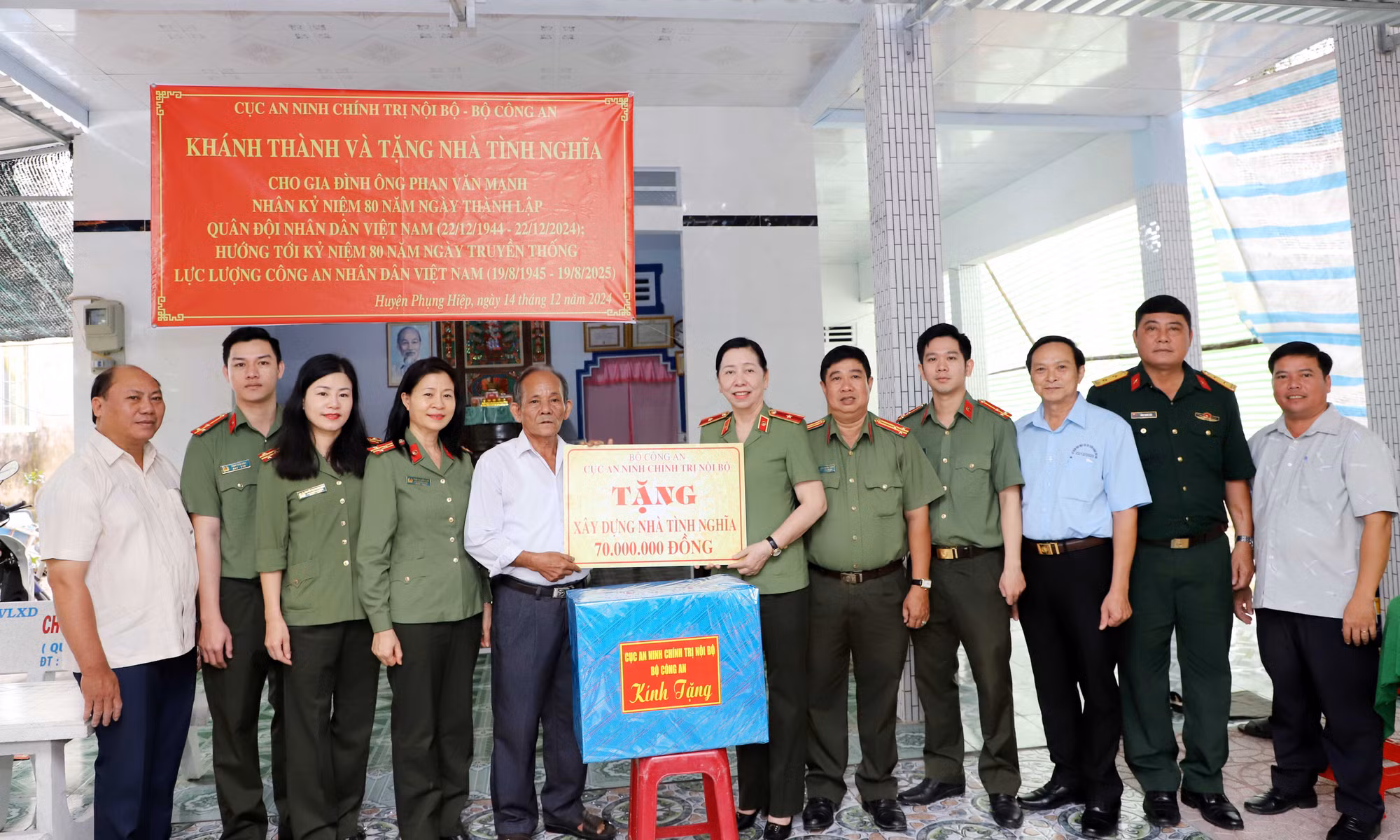 Cục An ninh chính trị nội bộ trao 15 căn Nhà tình nghĩa tặng Cựu chiến binh Tiểu đoàn Tây Đô -0