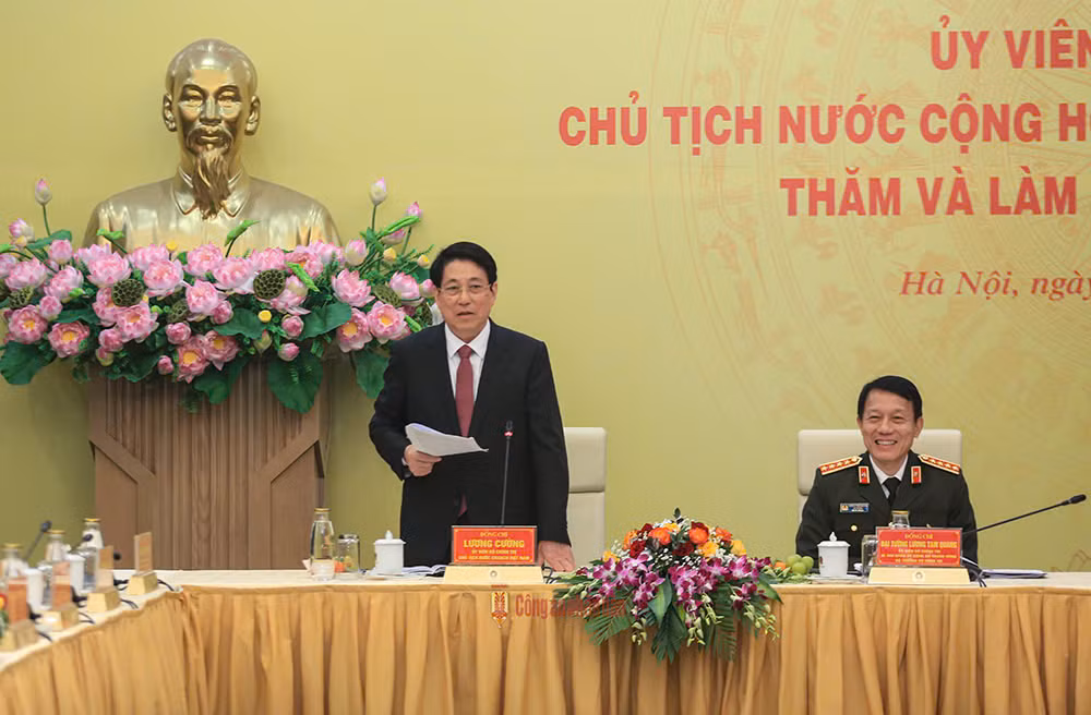 Giữ vững ổn định chính trị, trật tự, an toàn xã hội để xây dựng và phát triển đất nước -0