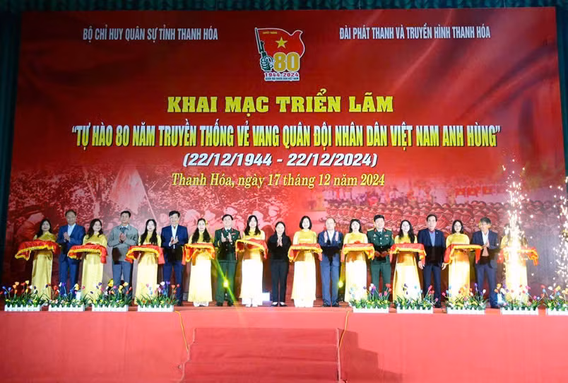 Tái hiện truyền thống LLVT Thanh Hoá qua 200 hiện vật, tư liệu -0