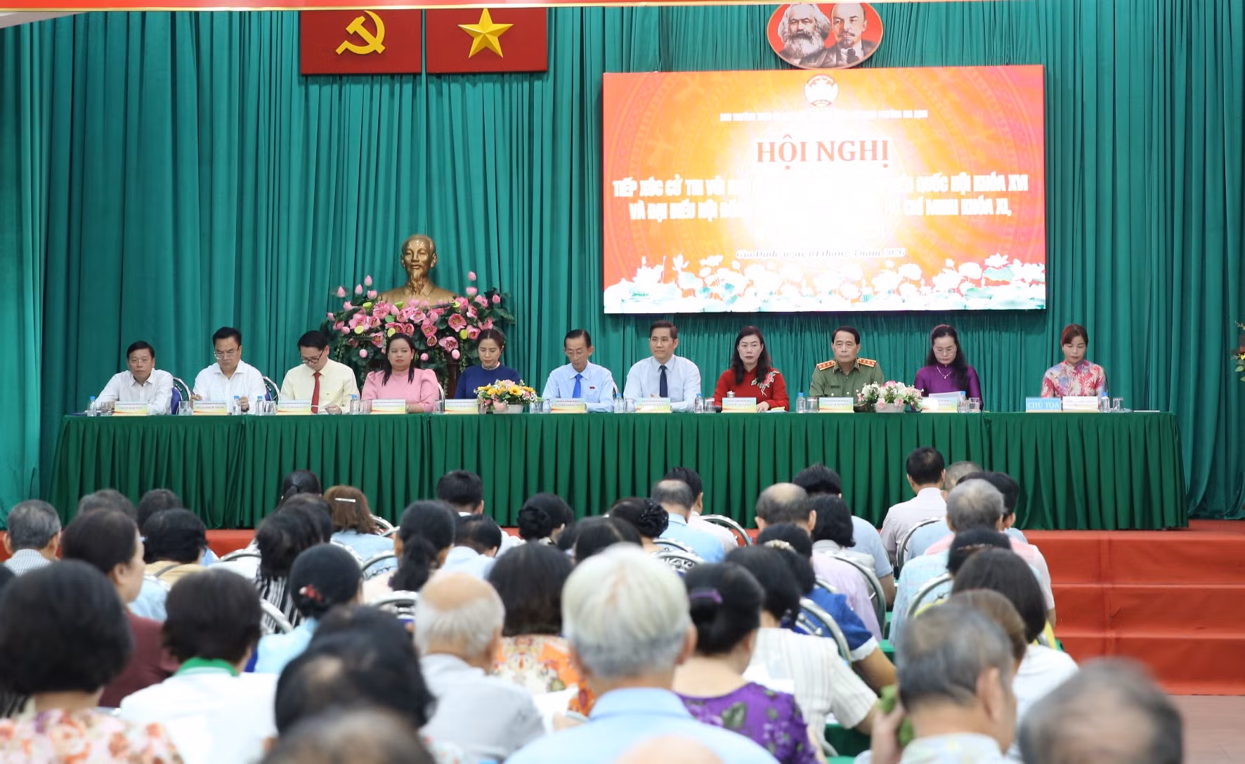Nhiều ý kiến cử tri gửi gắm tới Thứ trưởng Lê Quốc Hùng - ứng cử viên đại biểu Quốc hội -0