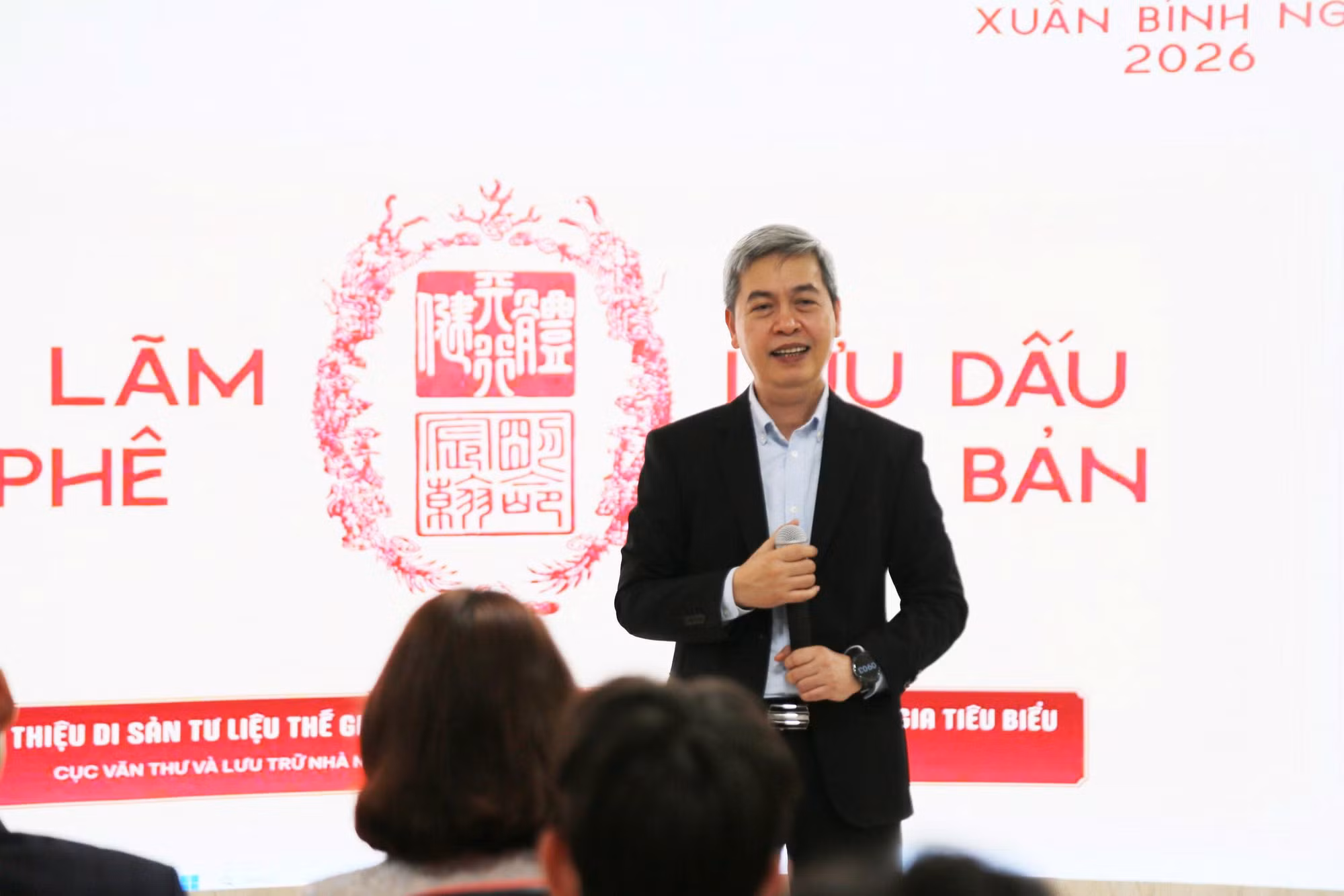 Nô nức thưởng lãm châu phê của hoàng đế triều Nguyễn -0