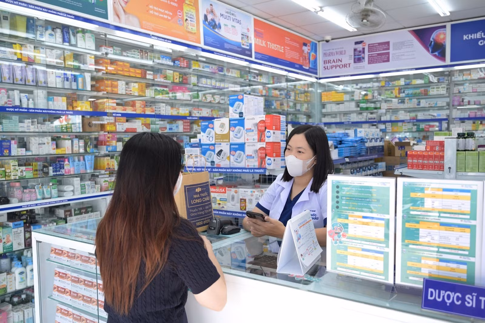 Long Châu đồng hành thương hiệu nhãn khoa Nhật Bản Santen khởi động chương trình tầm soát khô mắt sớm cho cộng đồng -0