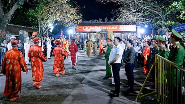 Lễ khai Ấn Đền Trần, tỉnh Ninh Bình diễn ra trang nghiêm, an toàn