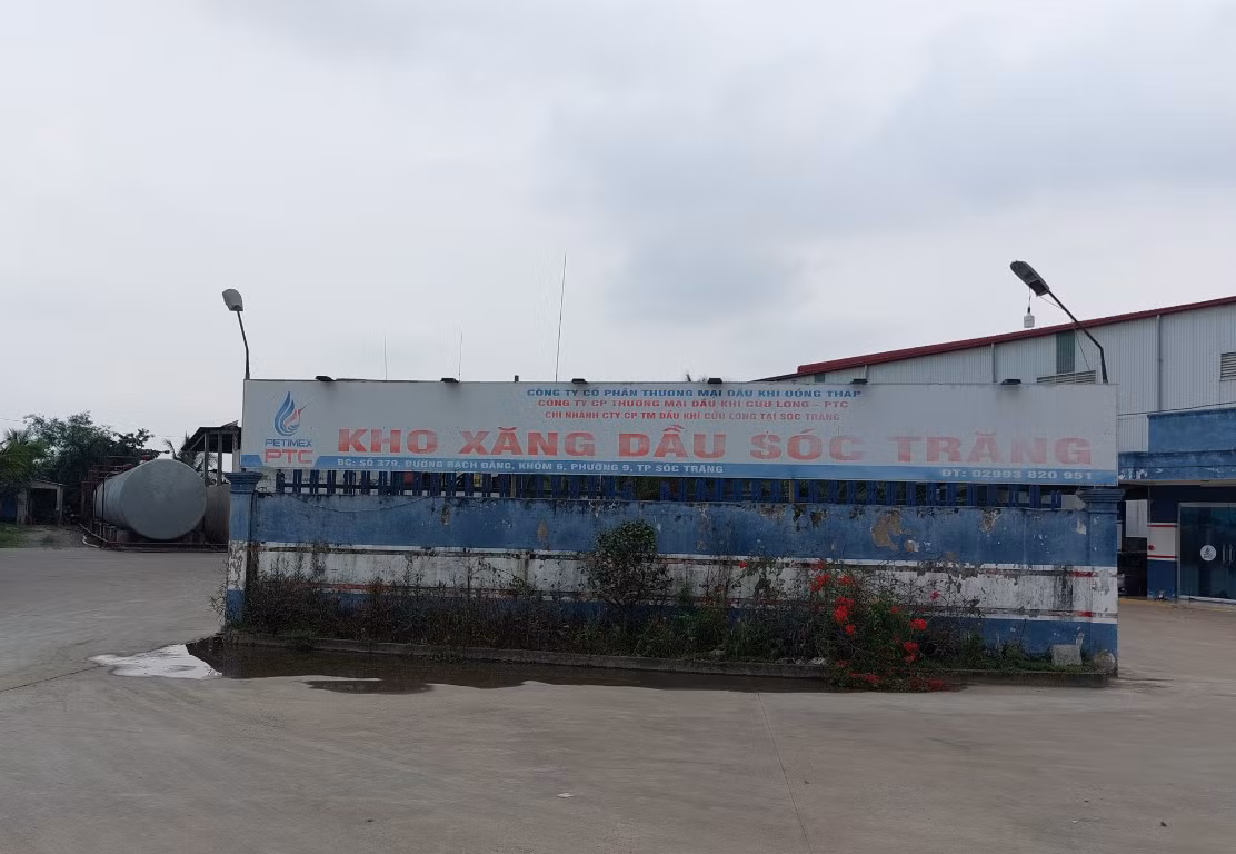 Giám đốc chi nhánh xăng dầu chiếm đoạt trên 13 tỉ đồng để chi tiêu, cá độ bóng đá -0