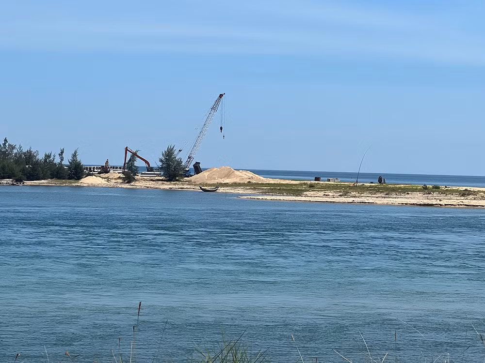 Phê duyệt 2 khu vực nhận chìm chất nạo vét 800 ha -0