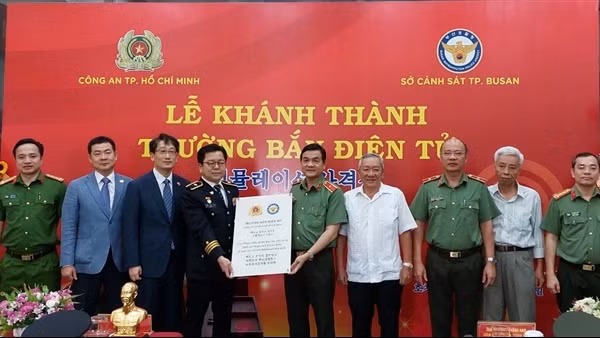 Công an TP Hồ Chí Minh khánh thành trường bắn điện tử hiện đại do Hàn Quốc tài trợ