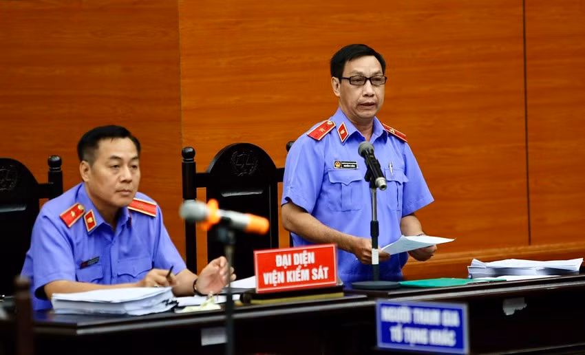 Đề nghị giảm án cho ông “trùm” buôn lậu xăng dầu Phan Thanh Hữu -0