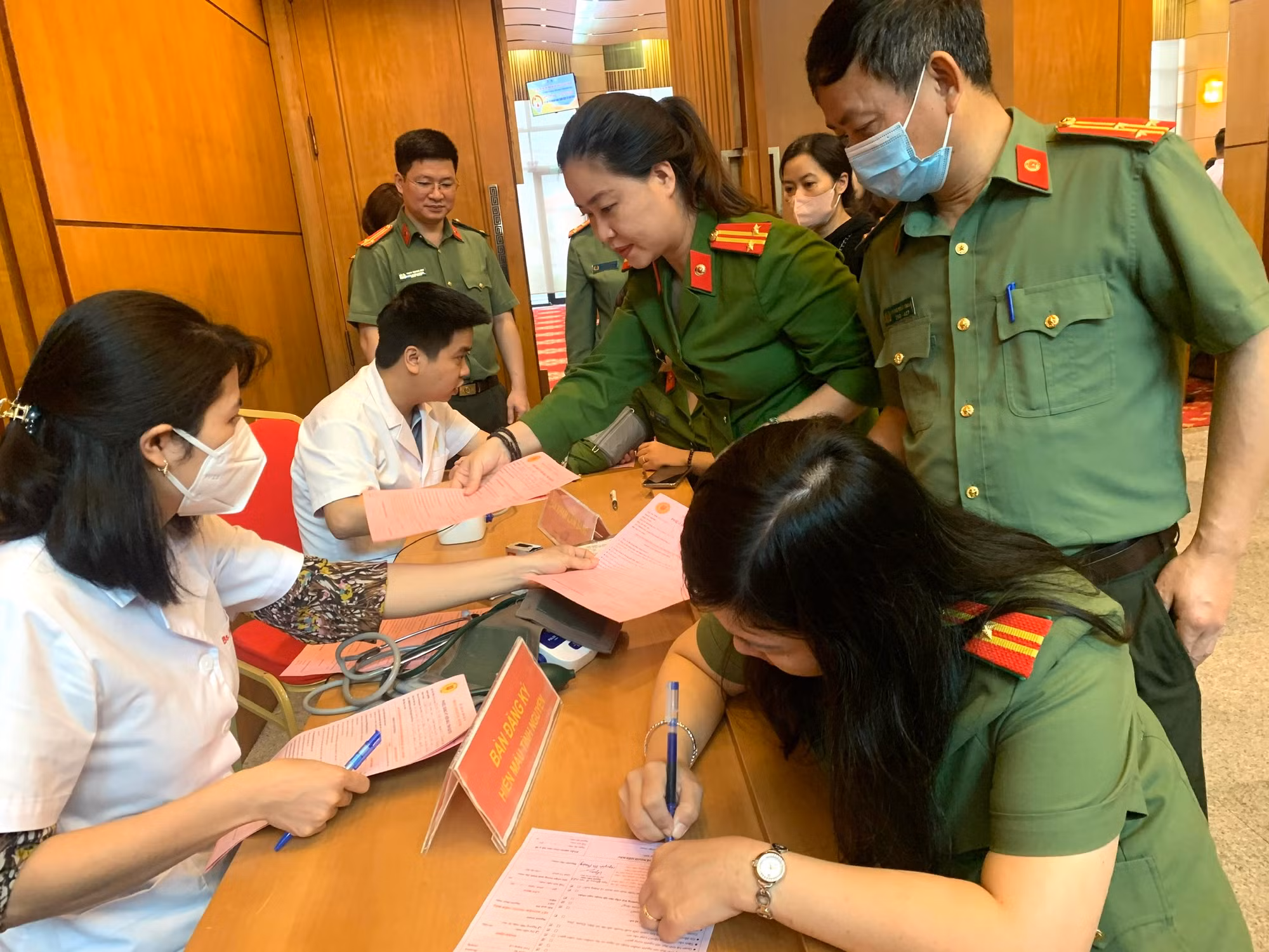 CBCS, đoàn viên thanh niên 7 đơn vị nghiệp vụ Bộ Công an tham gia hiến máu tinh nguyện -0