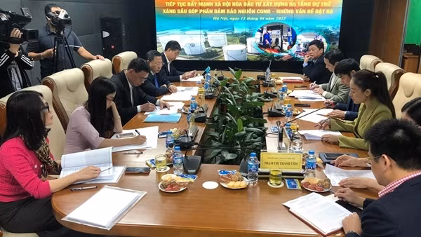 Dự trữ xăng dầu quốc gia đủ dùng 15 ngày vào năm 2025