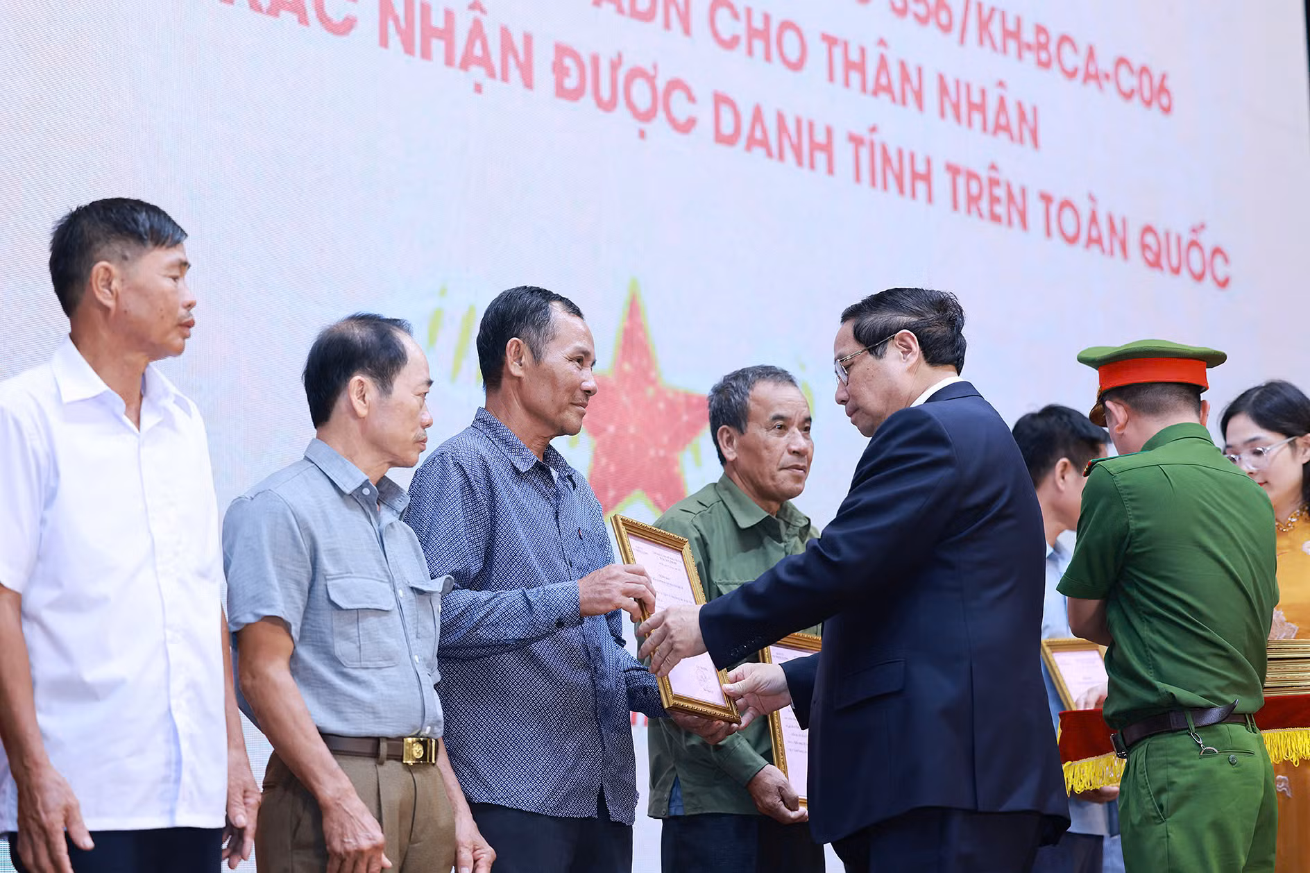 ADN là “chìa khóa” mở ra và phục hồi ký ức lịch sử cho thân nhân các gia đình liệt sĩ -0
