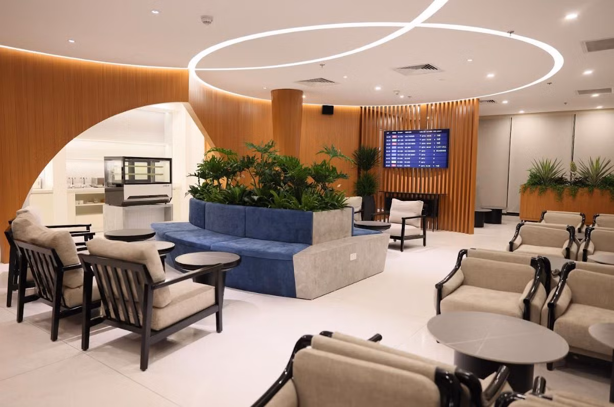 Tận hưởng đặc quyền lối đi ưu tiên tại phòng chờ PVcomBank Premier Lounge -0