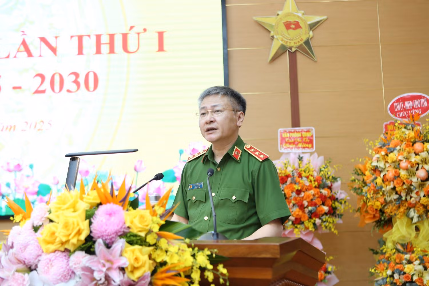 Xây dựng Đảng bộ Công an tỉnh Phú Thọ trong sạch, vững mạnh, đáp ứng yêu cầu công tác -0