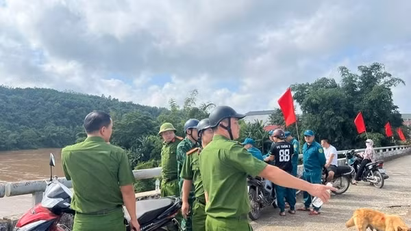 Nỗ lực tìm kiếm nạn nhân bị đuối nước, mất tích trên sông Kỳ Cùng