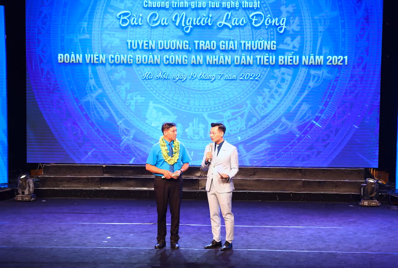 Tuyên dương những hạt nhân nòng cốt 
