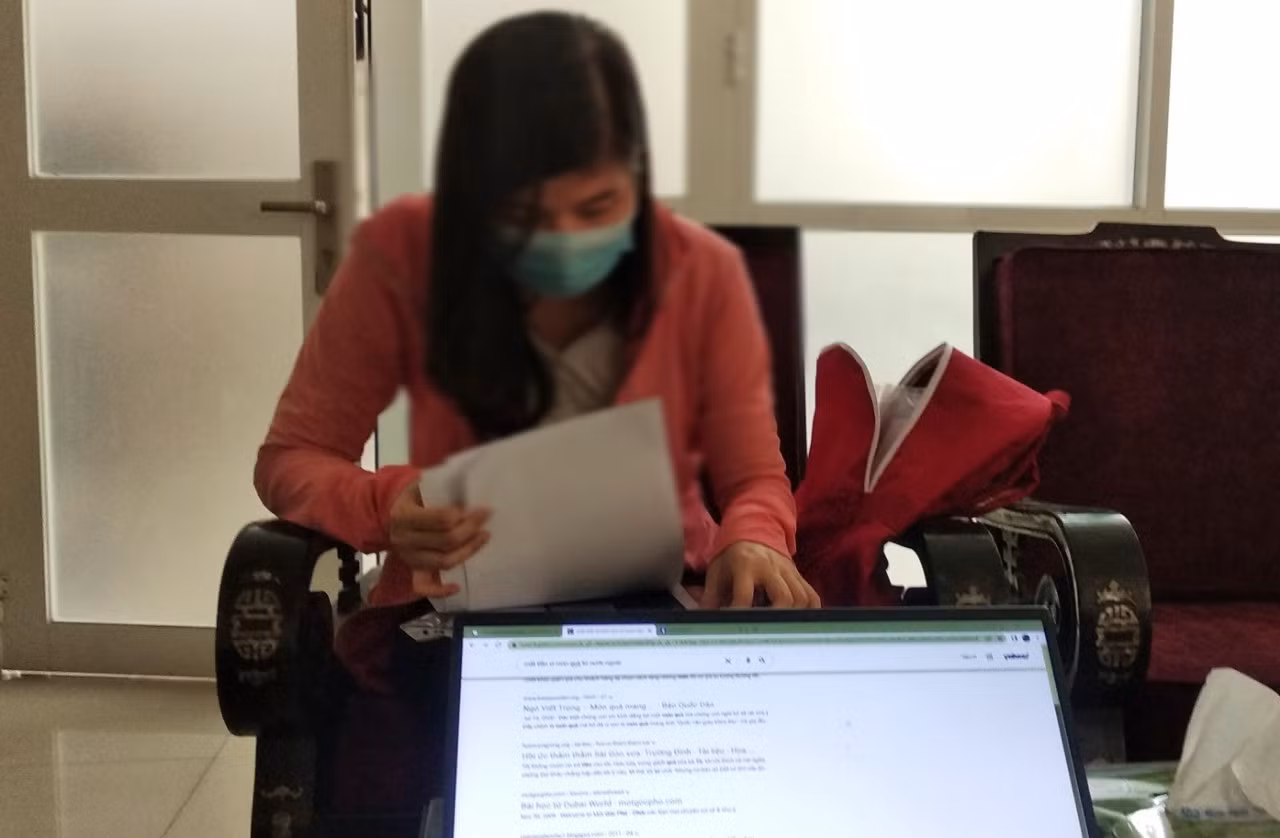 Mất hàng trăm triệu vì món quà của…bạn trai ngoại quốc ảo -0