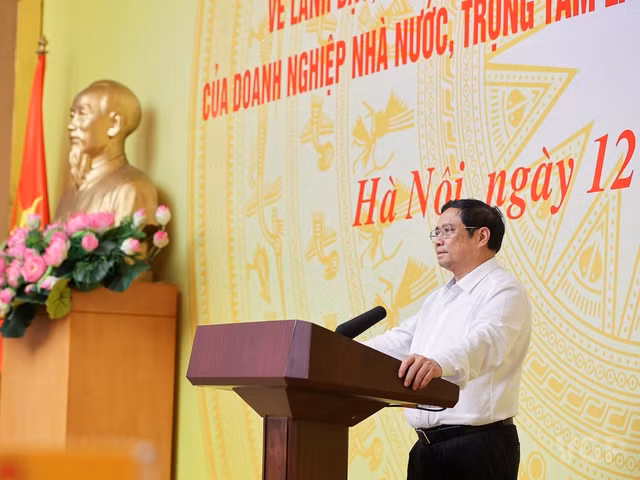 Thủ tướng: Các DNNN phải góp phần quan trọng xây dựng nền kinh tế độc lập, tự chủ và ổn định kinh tế vĩ mô -0
