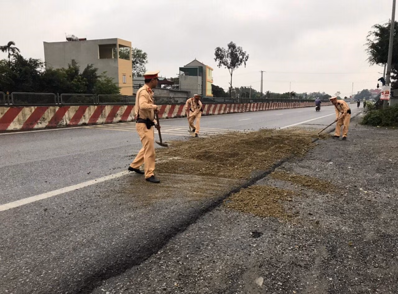 Bộ trưởng Tô Lâm gửi Thư khen lực lượng Cảnh sát giao thông -0