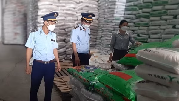 Khởi tố thêm 3 bị can&nbsp;liên quan đến hành vi sản xuất hàng giả là phân bón ảnh 3