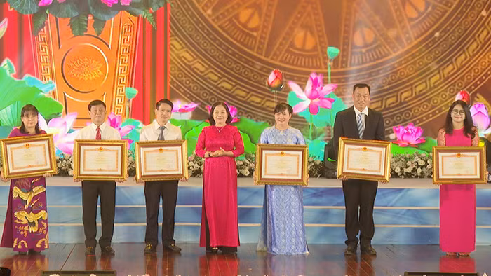 Công ty TNHH Lan Anh góp phần xây dựng nông thôn mới, chung tay cùng chính quyền đảm bảo an sinh xã hội -0
