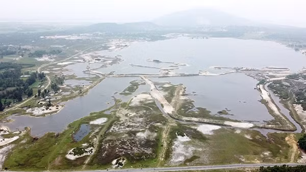 Doanh nghiệp muốn khai thác, địa phương kiên quyết dừng