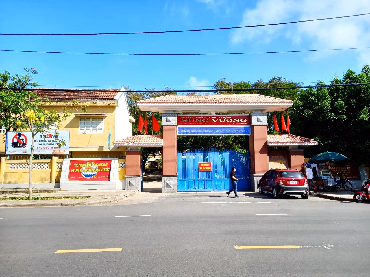 Tạm đình chỉ nữ giáo viên đánh học sinh trước tập thể lớp học -0