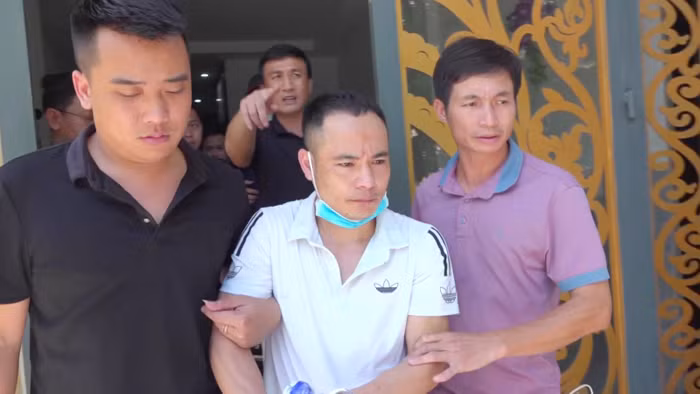 Bắt “nóng” nhóm đối tượng truy nã nguy hiểm -1