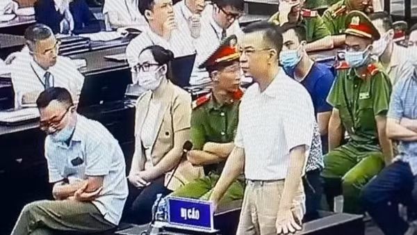 Cơ quan quản lý cố tình gây khó khăn cho các “chuyến bay giải cứu” như thế nào?